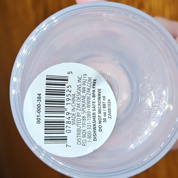 Zak! Strawberry Shortcake Water Bottle - Picture 6 of 8